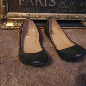 Mossimo Supply Co Womans flats